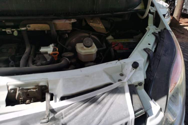 Used JAC Yiwei 3  Engine Bay Left