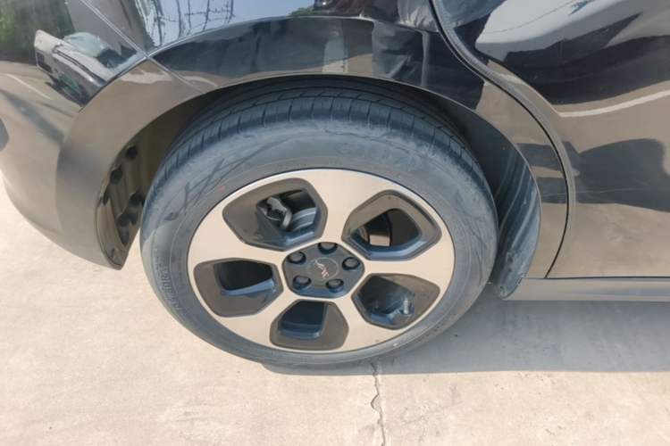 Used JAC Yiwei 3 2023 505km Pro Right Rear Wheel Hub