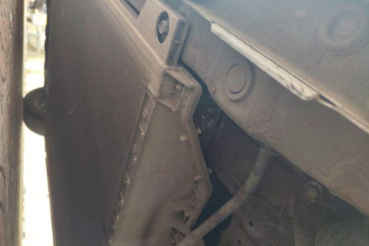 Used JAC Yiwei 3 2023 505km Air Chassis Rear Left