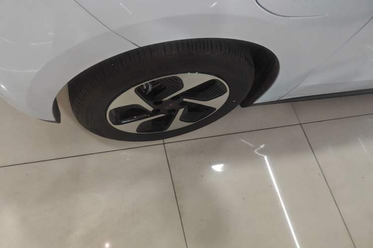 Used JAC Yiwei 3 2023 505km Air Exterior 4