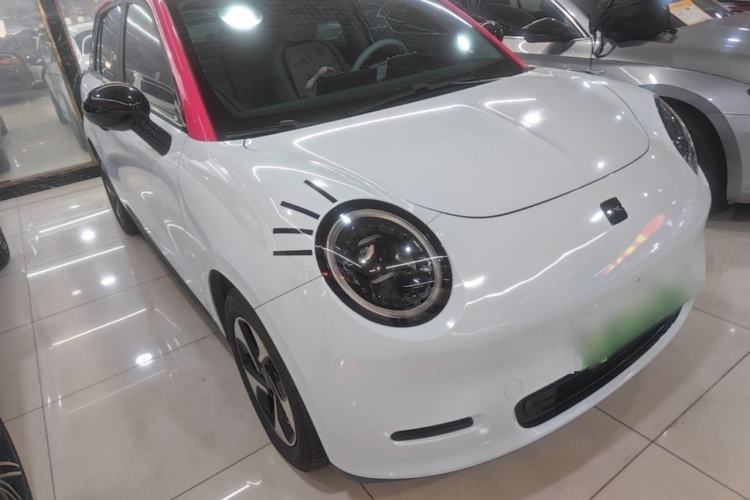 Used JAC Yiwei 3 2023 505km Air Front Right 45 Deg