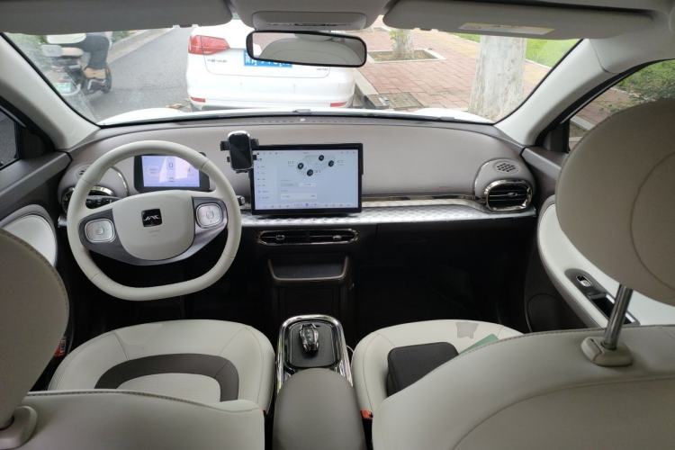 Used JAC Yiwei 3 2023 505 km Championship Edition Center Console