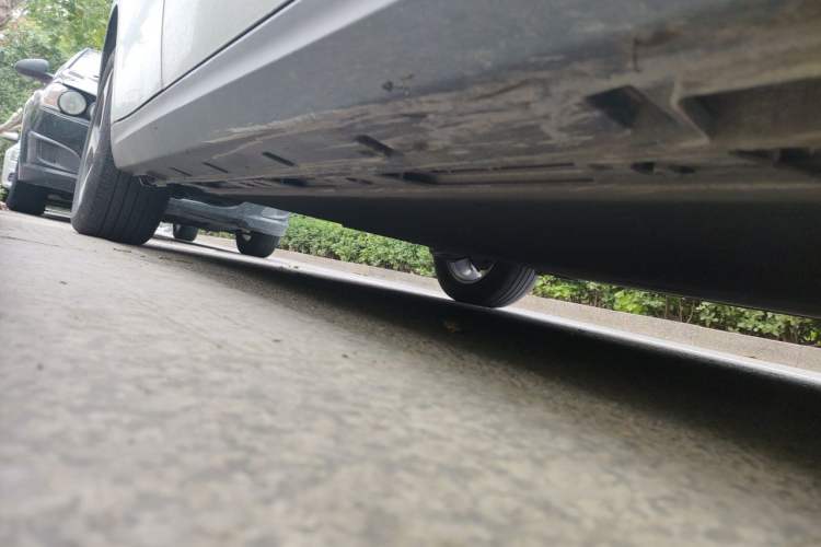 Used JAC Yiwei 3 2023 505 km Championship Edition Chassis Front Right