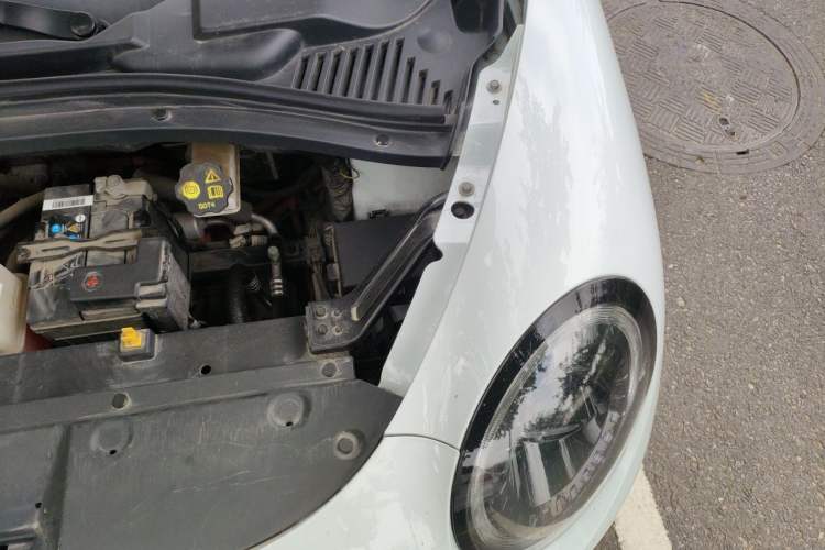 Used JAC Yiwei 3 2023 505 km Championship Edition Engine Bay Left