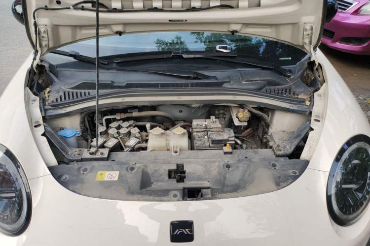 Used JAC Yiwei 3 2023 505km Pro Engine Bay