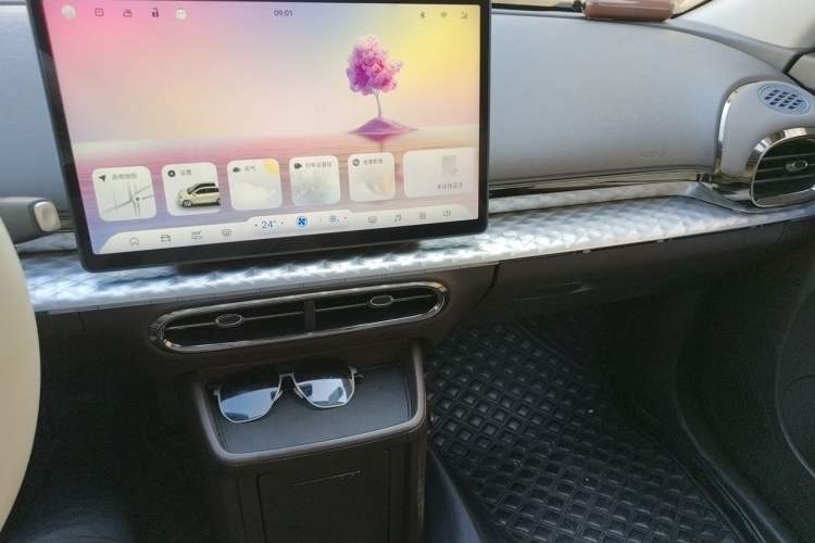 Used JAC Yiwei 3 2023 505km Pro Odometer Close Up