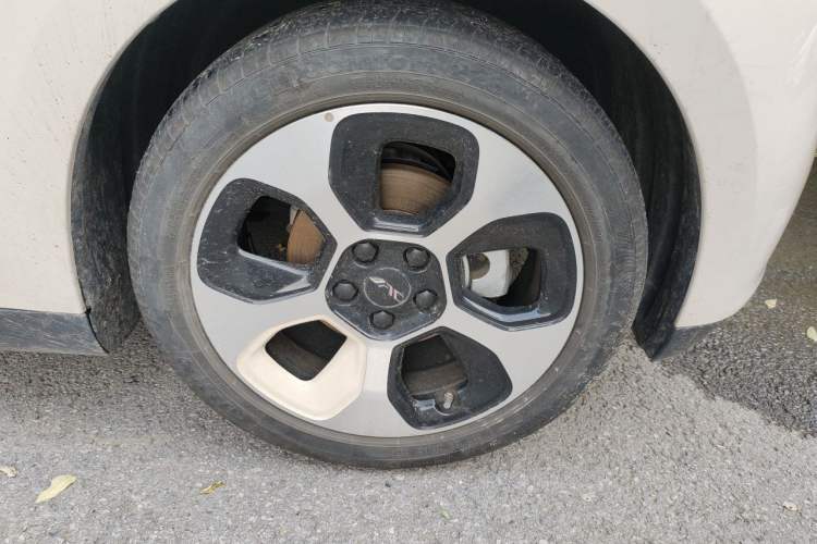 Used JAC Yiwei 3 2023 505km Pro Right Front Wheel Hub