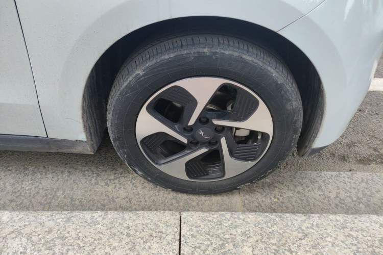 Used JAC Yiwei 3 2023 505 km Championship Edition Right Front Wheel Hub