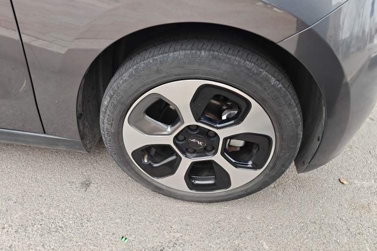Used JAC Yiwei 3 2023 505km Pro Right Front Wheel Hub