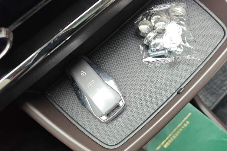 Used JAC Yiwei 3 2023 505km Pro Vehicle Key