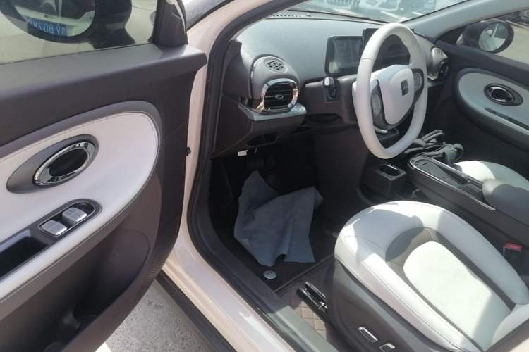 Used JAC Yiwei 3 2023 405km Pro Driver Seat