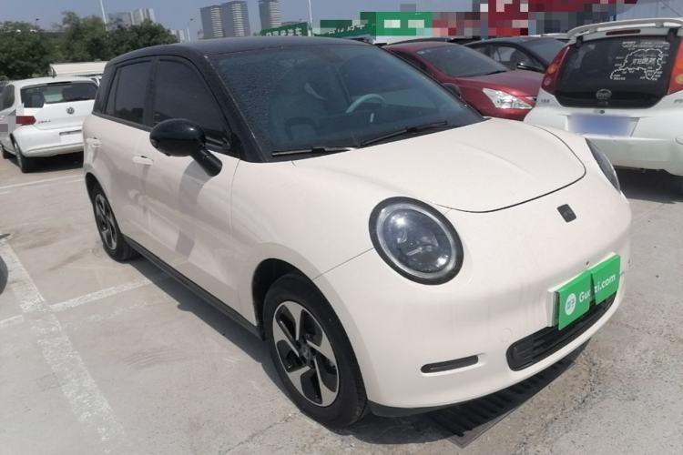 Used JAC Yiwei 3 2023 405km Pro Front Right 45 Deg