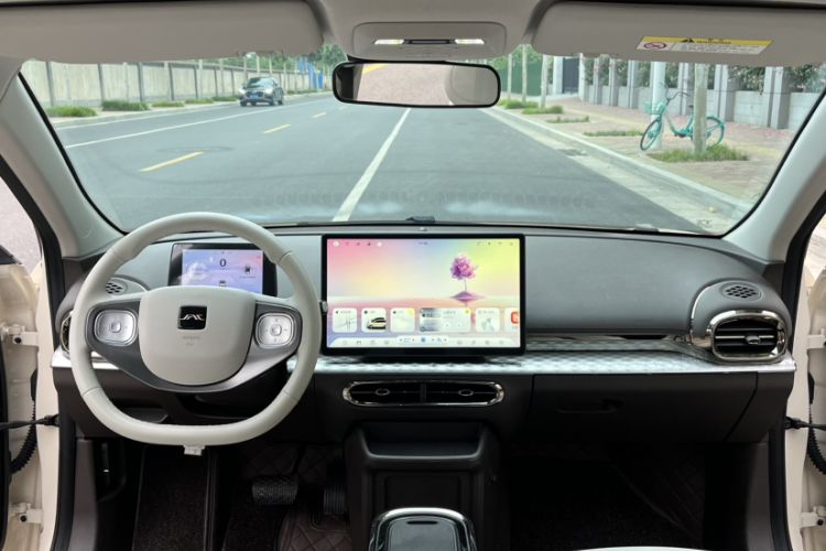 Used JAC Yiwei 3 2023 405km Pro Interior 4