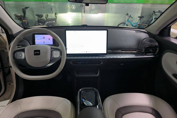 Used JAC Yiwei 3 2023 505km Pro Center Console