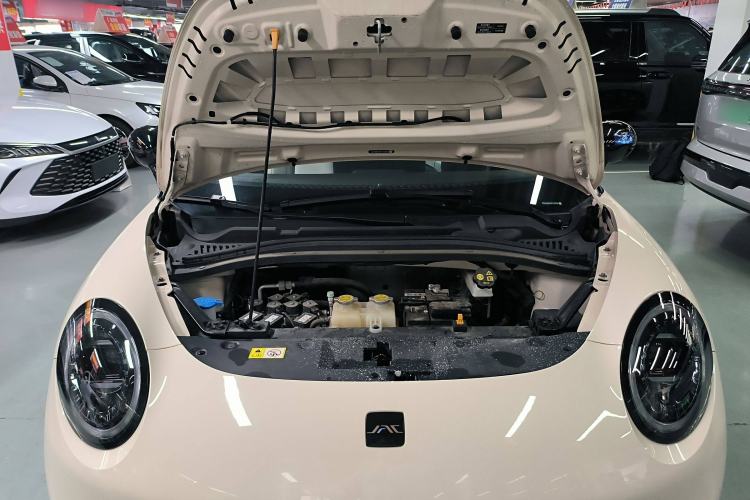 Used JAC Yiwei 3 2023 505km Pro Engine Bay
