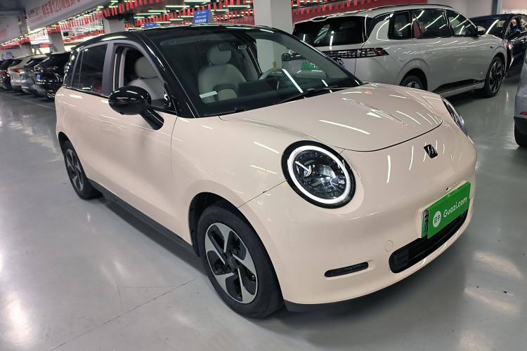 Used JAC Yiwei 3 2023 505km Pro Front Right 45 Deg