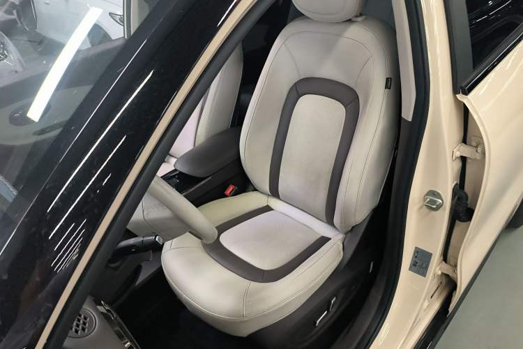 Used JAC Yiwei 3 2023 505km Pro Left Front Seat
