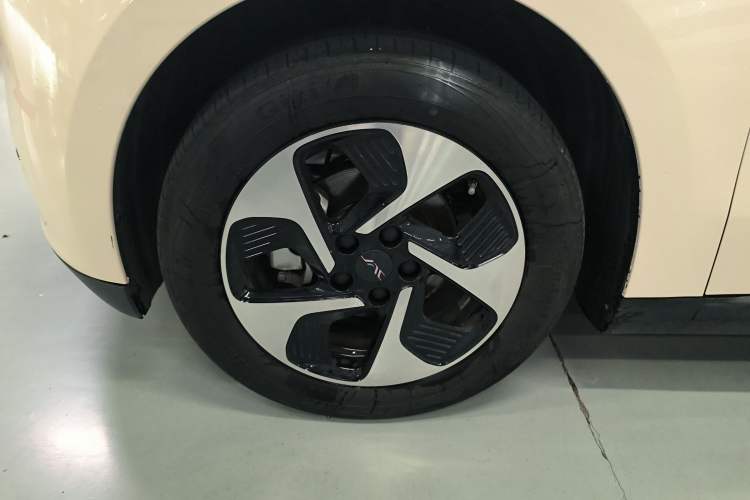 Used JAC Yiwei 3 2023 505km Pro Left Front Wheel Hub
