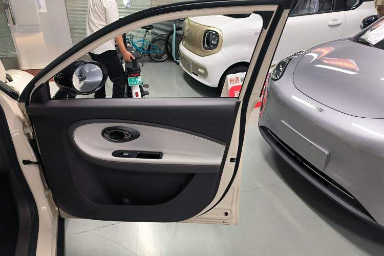 Used JAC Yiwei 3 2023 505km Pro Right Front Door Interior