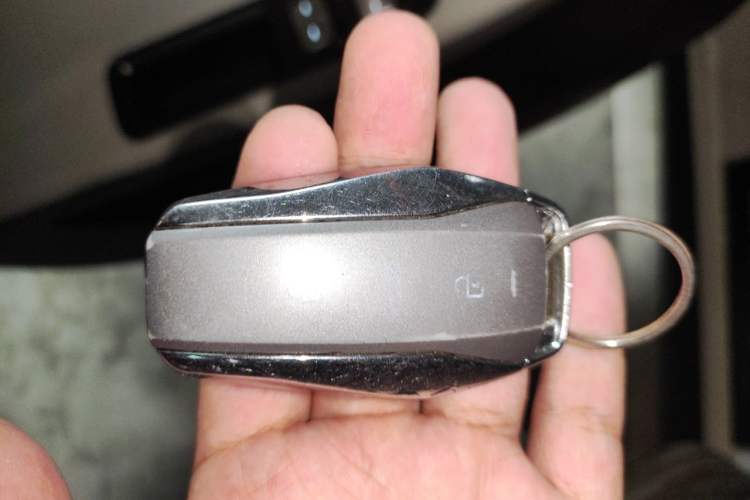 Used JAC Yiwei 3 2023 505km Pro Vehicle Key