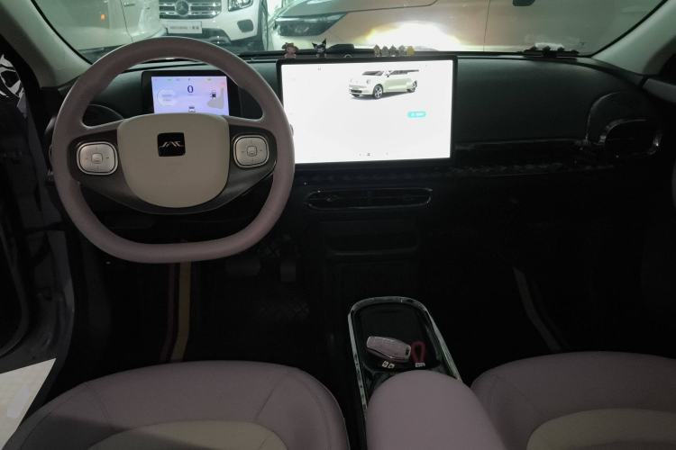 Used JAC Yiwei 3 2023 505km Pro Center Console