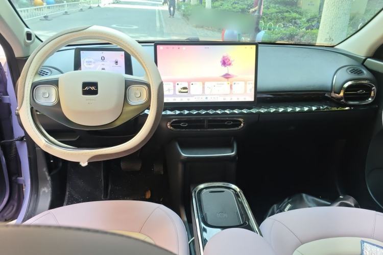 Used JAC Yiwei 3 2023 505km Pro+ Center Console