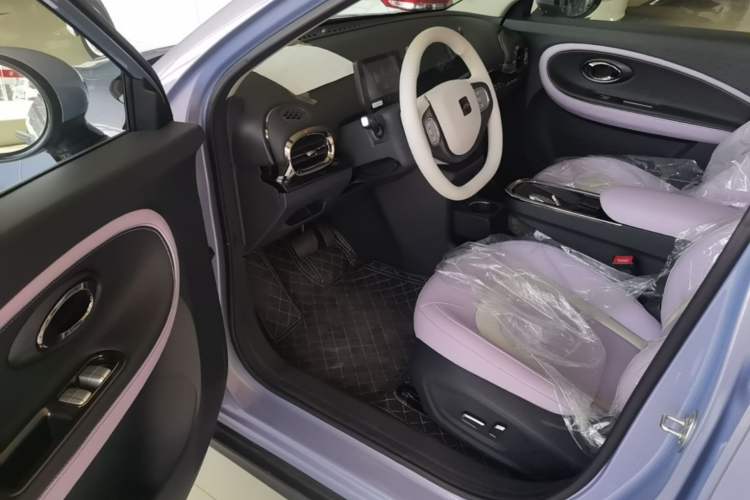Used JAC Yiwei 3 2023 505km Air Driver Seat