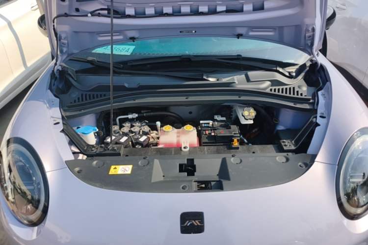 Used JAC Yiwei 3 2023 505km Pro+ Engine Bay