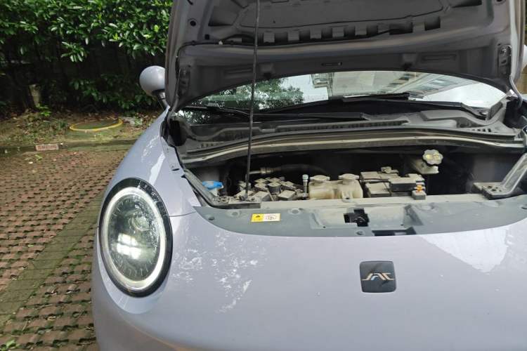 Used JAC Yiwei 3 2023 405km Air Engine Bay Right