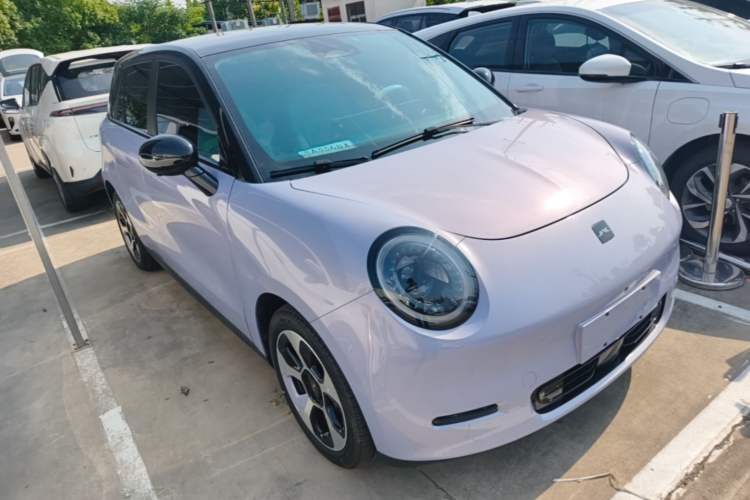 Used JAC Yiwei 3 2023 505km Pro+ Front Right 45 Deg