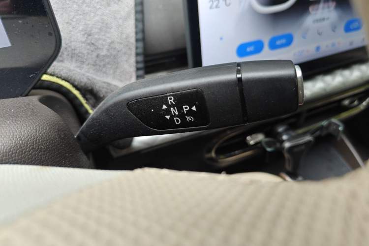Used JAC Yiwei 3 2023 405km Air Gear Lever