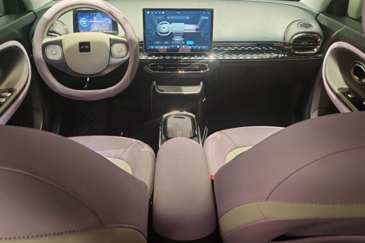 Used JAC Yiwei 3 2023 405km Air Interior 2