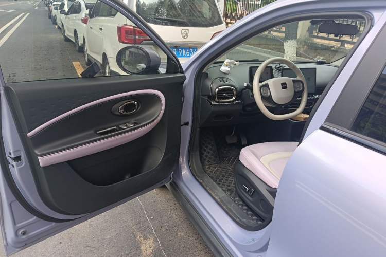 Used JAC Yiwei 3 2023 505km Air Interior 3