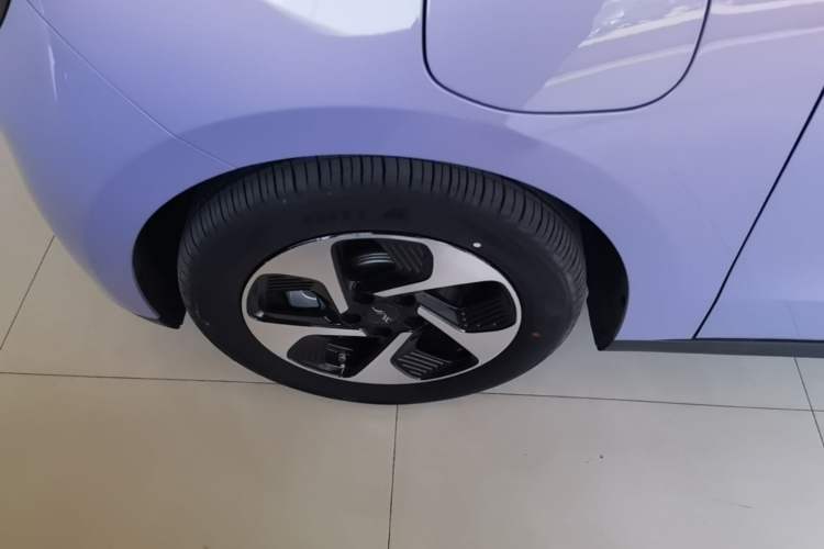Used JAC Yiwei 3 2023 505km Air Left Front Wheel Hub