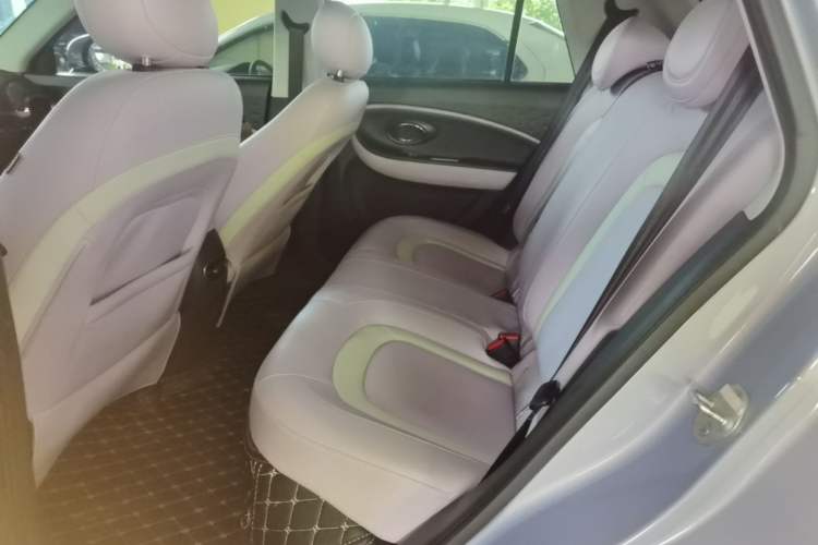 Used JAC Yiwei 3 2023 505km Air Left Rear Seat