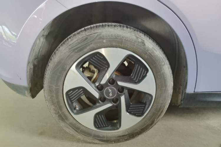 Used JAC Yiwei 3 2023 505km Air Right Rear Wheel Hub
