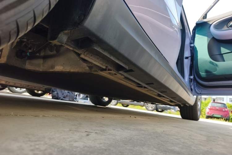 Used JAC Yiwei 3 2023 505km Pro+ Right Side Sill
