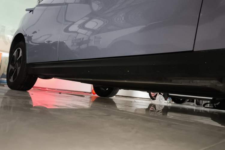 Used JAC Yiwei 3 2023 505km Pro Right Side Sill