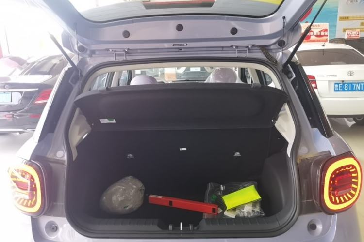 Used JAC Yiwei 3 2023 505km Air Trunk