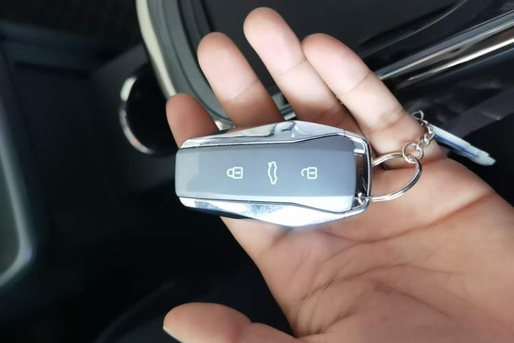 Used JAC Yiwei 3 2023 505km Air Vehicle Key