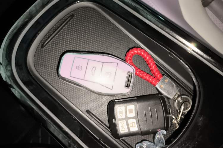 Used JAC Yiwei 3 2023 505km Pro Vehicle Key