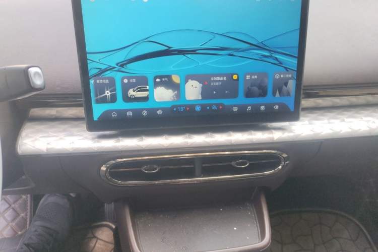 Used JAC Yiwei 3 2023 405km Lite Audio And AC Panel