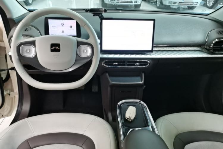 Used JAC Yiwei 3 2023 405km Air Center Console