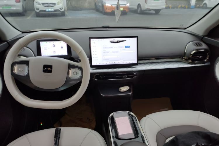 Used JAC Yiwei 3 2023 505 km Championship Edition Center Console