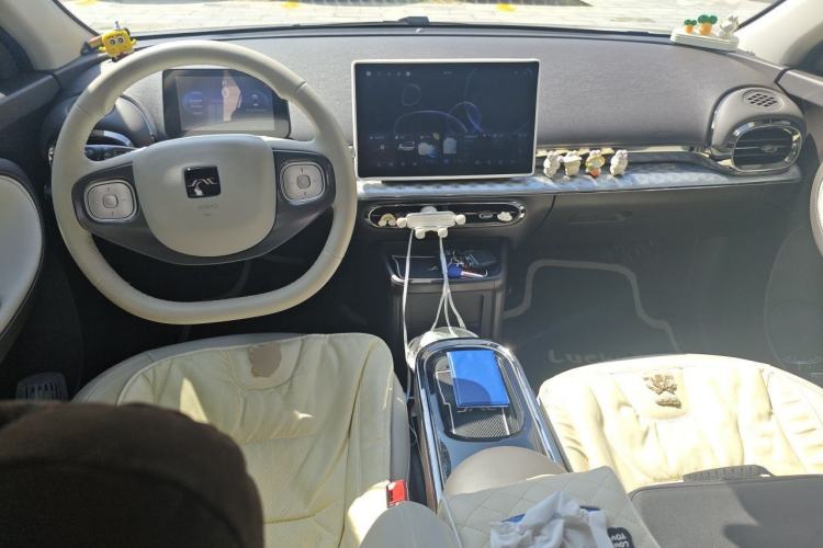 Used JAC Yiwei 3 2023 405km Lite Center Console