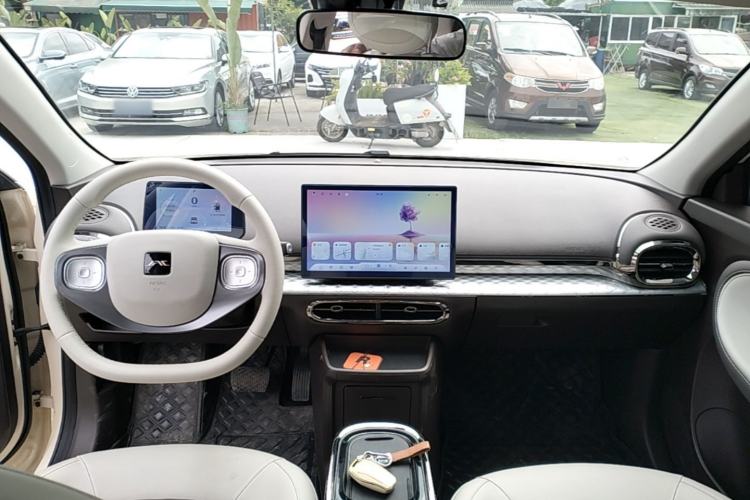 Used JAC Yiwei 3 2023 505km Air Center Console