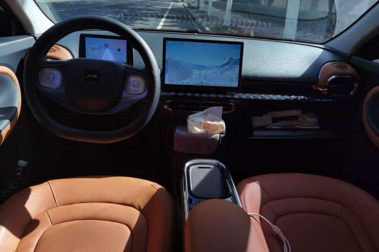 Used JAC Yiwei 3 2023 505 km Championship Edition Center Console