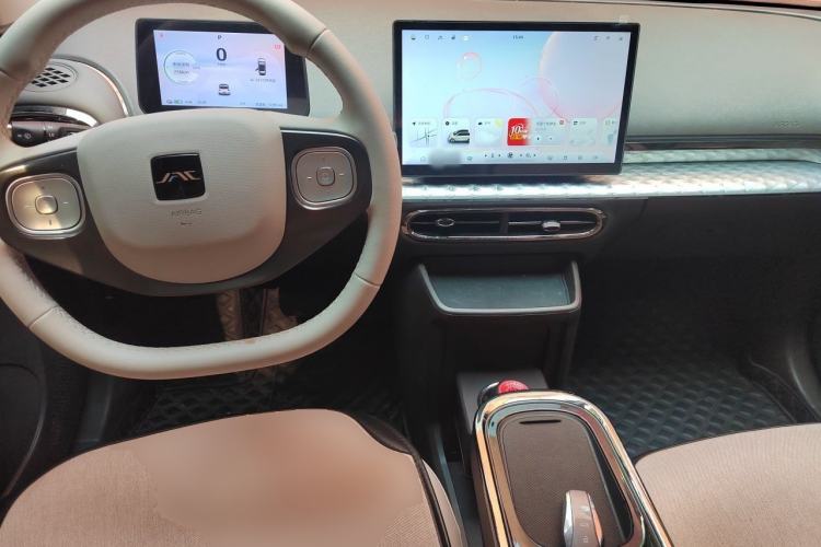 Used JAC Yiwei 3 2023 405km Lite Center Console
