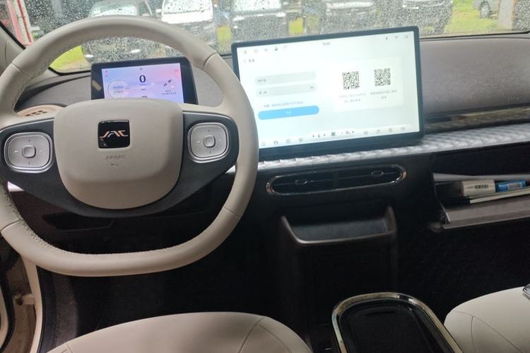 Used JAC Yiwei 3 2023 505km Pro+ Center Console