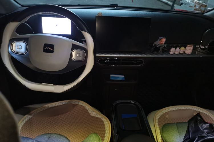 Used JAC Yiwei 3 2023 405km Air Center Console